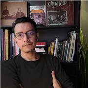 Profesor con 7 años de experiencia en la enseñanza del diseño de mobiliario e interiorismo residencial.